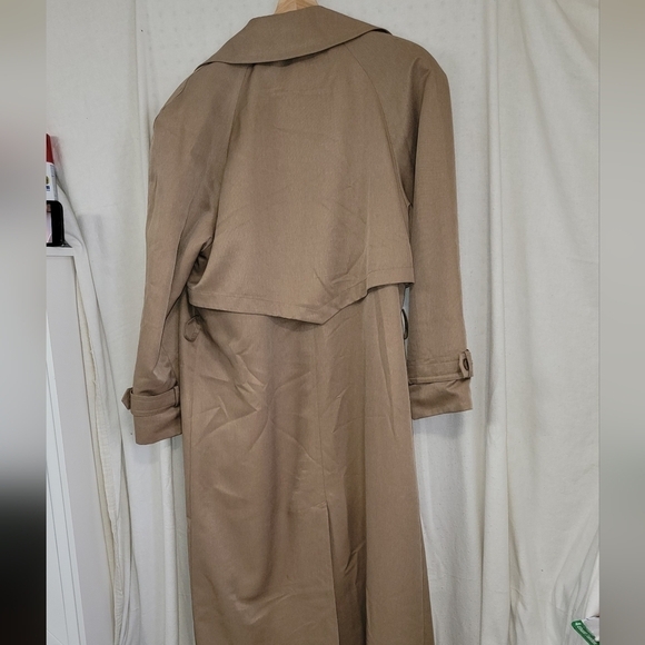 Bernardo size 8 tan trench coat button up polyester long coat - Picture 4 of 11